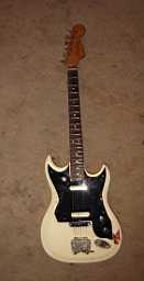 Hagstrom II white customized.jpg